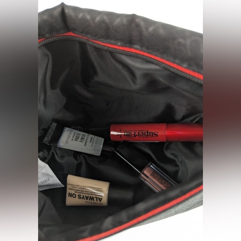 Smashbox Travel Set: Foundation F20-N, Mascara, Liquid Lipstick, Primer, Pouch - Picture 3 of 3